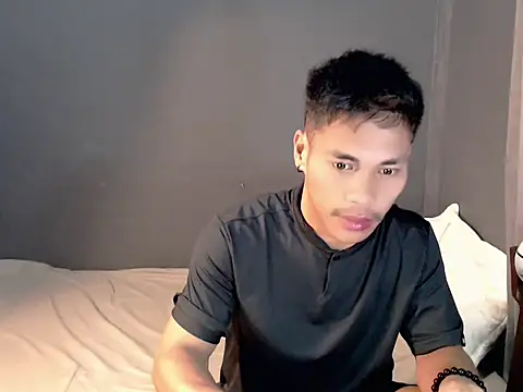 Snapshot of Cute_Lucas chatting on 10-14-25, 02:56 Cute Lucas online show from 10-14-25, 02:56