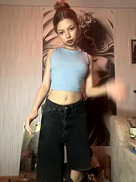  Siennaaa  online show from 10-18-25, 06:10