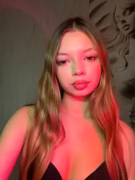  Siennaaa  online show from 10-06-25, 07:47