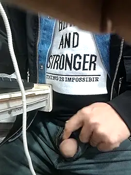 Snapshot of chougegg0214 chatting on 10-30-25, 10:24 chougegg0214 online show from 10-30-25, 10:24