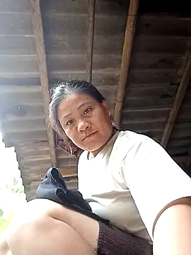 Snapshot of bae-bae chatting on 10-06-25, 11:49 bae-bae online show from 10-06-25, 11:49