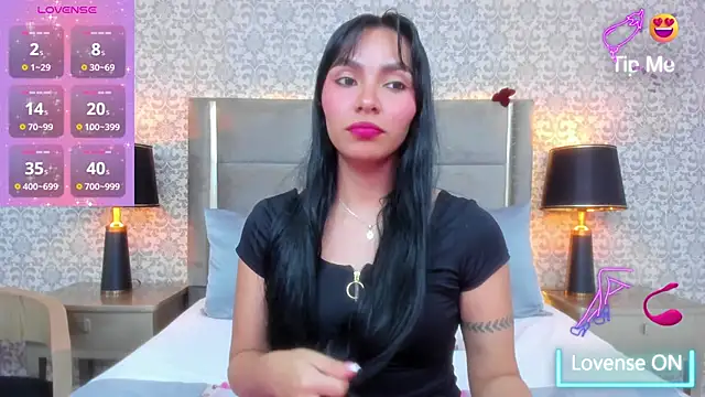 Snapshot of KoralBlum chatting on 01-06-26, 02:32 KoralBlum online show from 01-06-26, 02:32