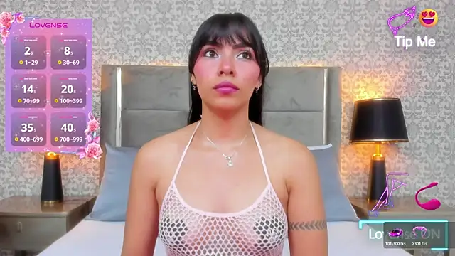 Snapshot of KoralBlum chatting on 11-06-25, 01:31 KoralBlum online show from 11-06-25, 01:31