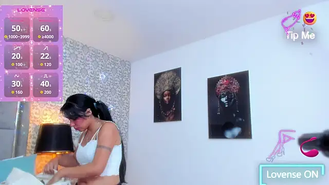 Snapshot of KoralBlum chatting on 12-20-25, 01:30 KoralBlum online show from 12-20-25, 01:30