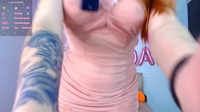 Bennuluspeach  online show from 12-22-25, 12:49