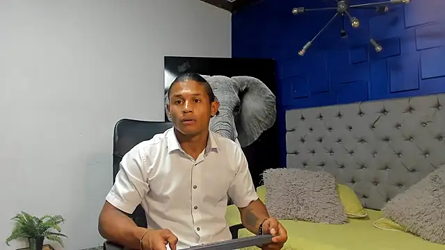 Snapshot of casike1 chatting on 10-07-25, 11:28 casike1 online show from 10-07-25, 11:28