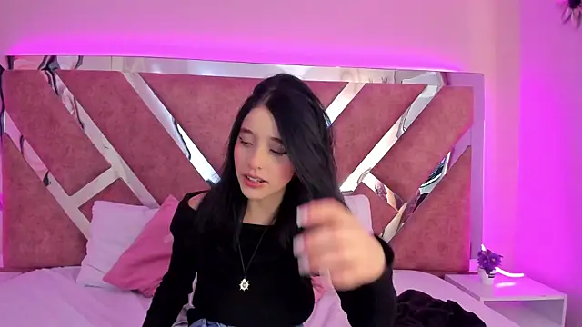 MeganR  online show from 12-22-25, 11:10