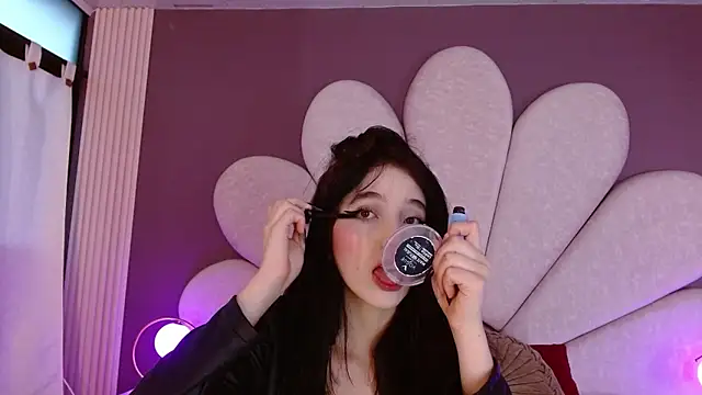 MeganR  online show from 05-04-26, 11:13