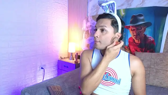 Dominica doll online show from 10-18-25, 11:23