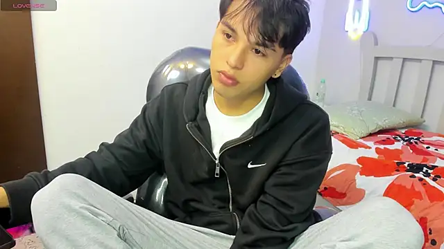 StiwenTwink online show from 10-09-25, 03:01