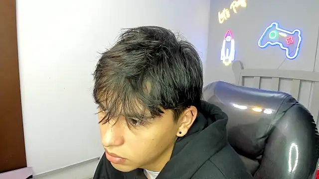 StiwenTwink online show from 10-29-25, 01:32