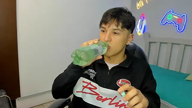 StiwenTwink online show from 11-06-25, 02:54