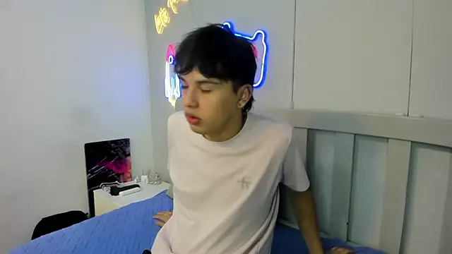 StiwenTwink online show from 11-22-25, 03:00