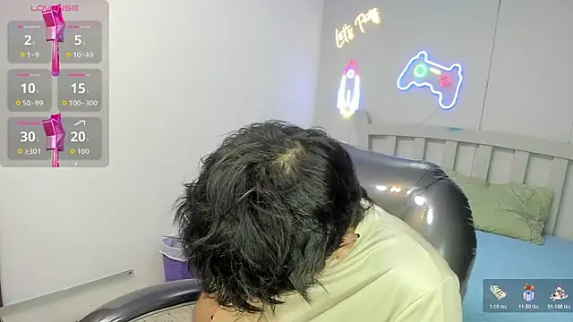 StiwenTwink online show from 12-18-25, 07:29