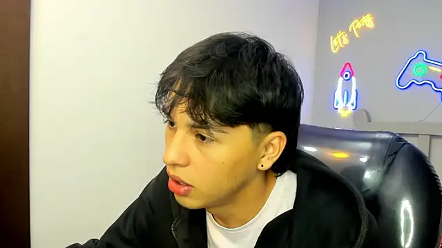 StiwenTwink online show from 10-11-25, 01:45