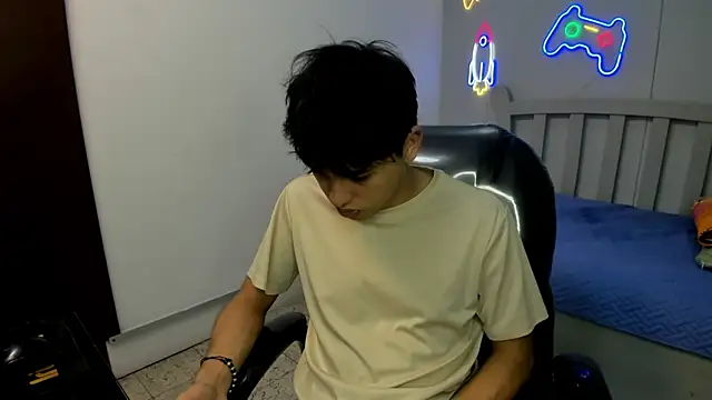 StiwenTwink online show from 11-26-25, 12:49