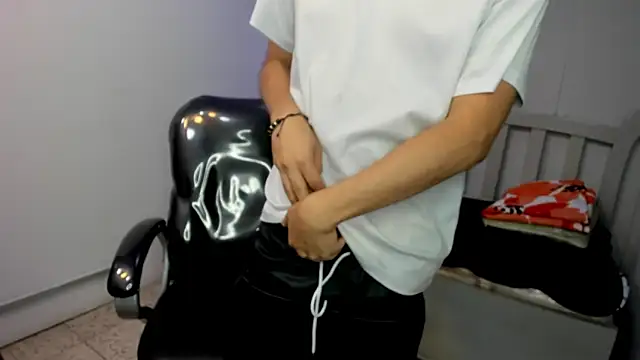 StiwenTwink online show from 11-28-25, 01:44