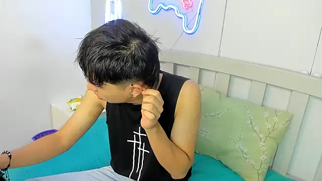 StiwenTwink online show from 11-11-25, 12:22