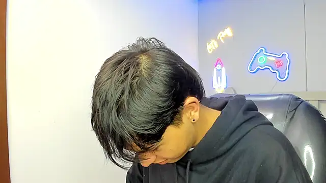 StiwenTwink online show from 10-27-25, 02:29