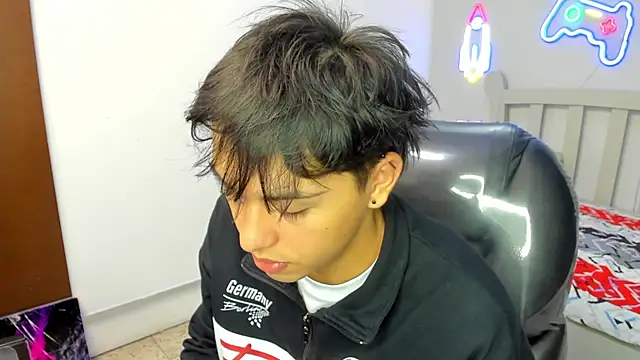 StiwenTwink online show from 10-28-25, 02:38