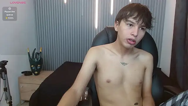 StiwenTwink online show from 04-12-26, 02:42