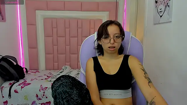 Snapshot of Klaret_Toy chatting on 06-16-26, 08:09 Klaret Toy online show from 06-16-26, 08:09