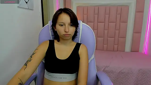 Snapshot of Klaret_Toy chatting on 06-08-26, 07:58 Klaret Toy online show from 06-08-26, 07:58