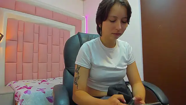 Klaret Toy online show from 11-30-25, 06:09