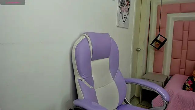 Snapshot of Klaret_Toy chatting on 06-26-26, 02:56 Klaret Toy online show from 06-26-26, 02:56