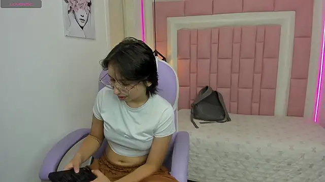 Snapshot of Klaret_Toy chatting on 04-30-26, 07:32 Klaret Toy online show from 04-30-26, 07:32