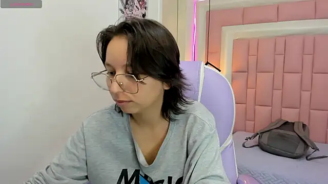 Snapshot of Klaret_Toy chatting on 07-09-26, 07:24 Klaret Toy online show from 07-09-26, 07:24