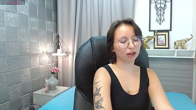 Snapshot of Klaret_Toy chatting on 05-06-26, 08:18 Klaret Toy online show from 05-06-26, 08:18
