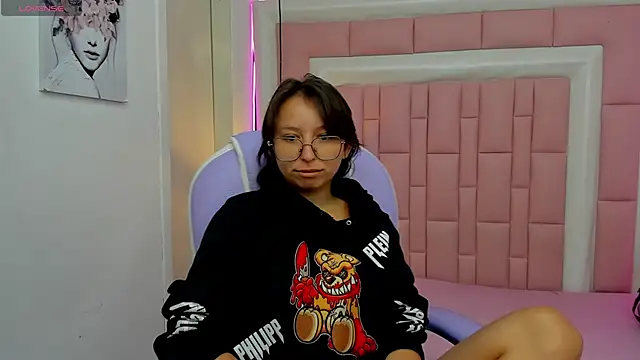 Snapshot of Klaret_Toy chatting on 06-03-26, 07:29 Klaret Toy online show from 06-03-26, 07:29