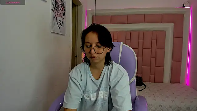 Snapshot of Klaret_Toy chatting on 07-01-26, 07:25 Klaret Toy online show from 07-01-26, 07:25