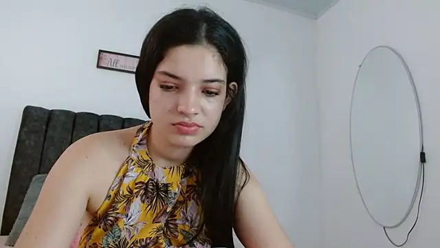 ManuelaDelgado online show from 10-15-25, 03:31