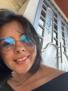 SaraMistick online show from 12-18-25, 02:21