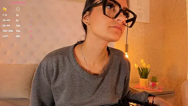 Snapshot of abriana_quintana chatting on 10-20-25, 12:27 abriana quintana online show from 10-20-25, 12:27