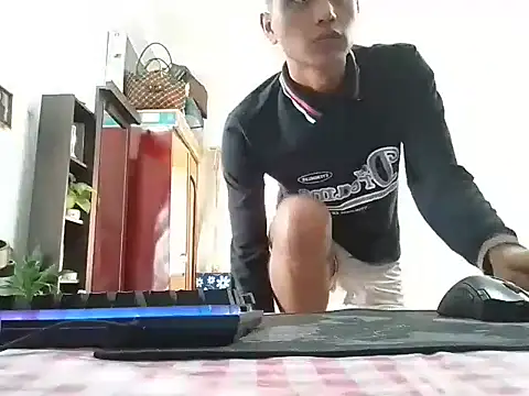 Snapshot of amanWildstalion chatting on 11-24-25, 07:08 amanWildstalion online show from 11-24-25, 07:08