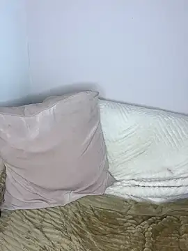 LolaReaX online show from 11-18-25, 06:50