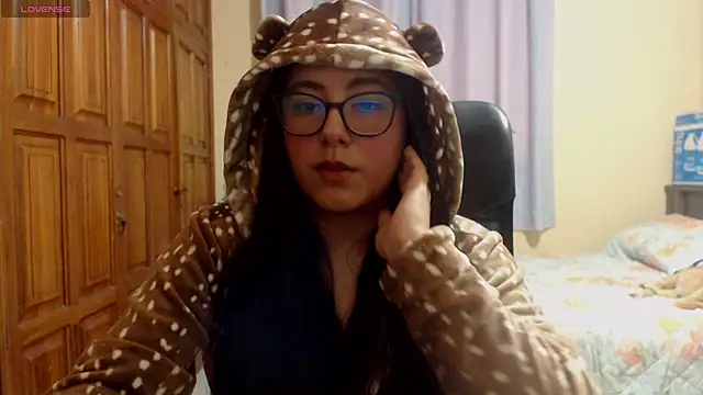 Venus cat  online show from 12-15-25, 04:51