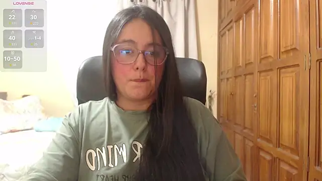 Snapshot of Venus_cat_ chatting on 07-03-26, 02:29 Venus cat online show from 07-03-26, 02:29
