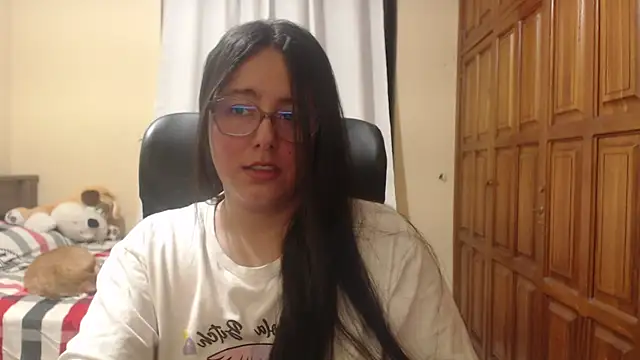 Snapshot of Venus_cat_ chatting on 07-10-26, 03:28 Venus cat online show from 07-10-26, 03:28