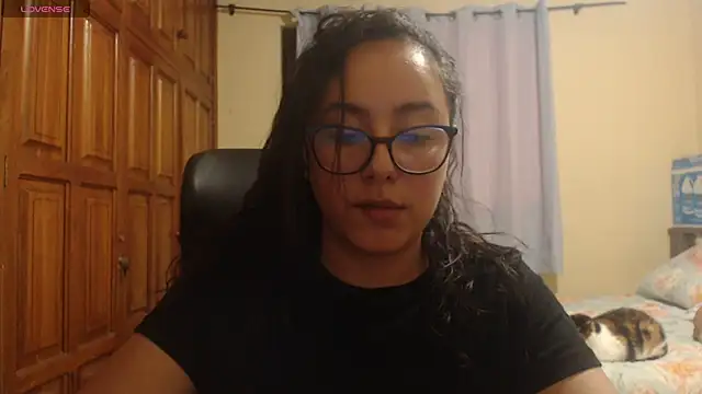 Venus cat  online show from 12-18-25, 04:17