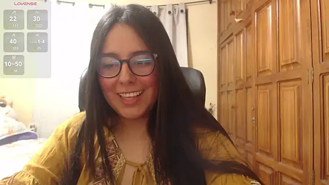 Snapshot of Venus_cat_ chatting on 06-28-26, 10:38 Venus cat online show from 06-28-26, 10:38