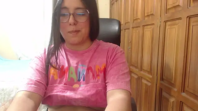 Snapshot of Venus_cat_ chatting on 07-05-26, 04:19 Venus cat online show from 07-05-26, 04:19