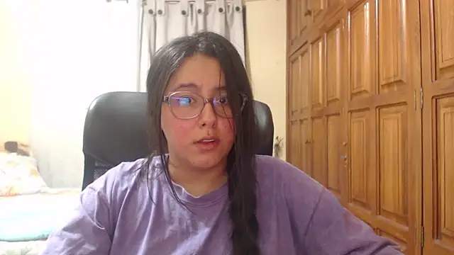Snapshot of Venus_cat_ chatting on 07-02-26, 03:34 Venus cat online show from 07-02-26, 03:34