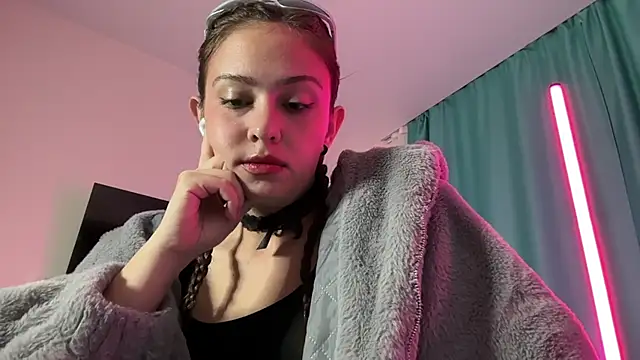erikaa miuu online show from 10-19-25, 06:32
