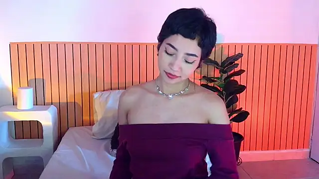 emma web  online show from 06-18-26, 03:17