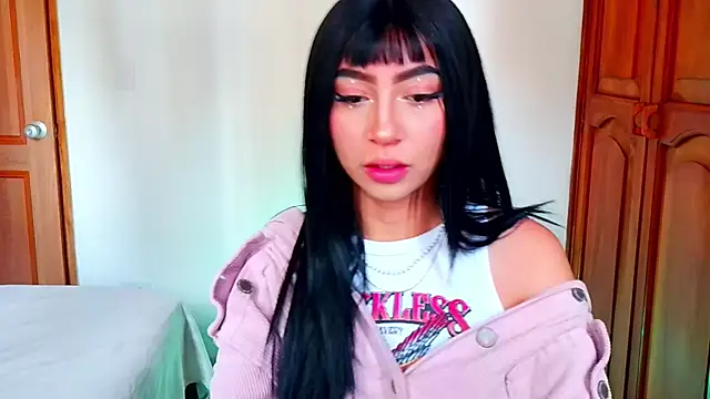 Snapshot of emma_web_ chatting on 11-01-25, 04:23 emma web online show from 11-01-25, 04:23