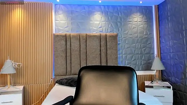 luciana jones  online show from 10-06-25, 07:47
